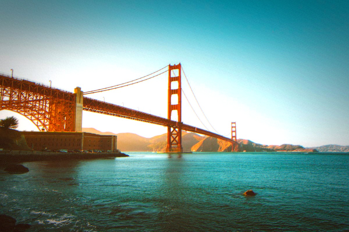 Coastal photo with the Y2K filter: brighter light and vivid color